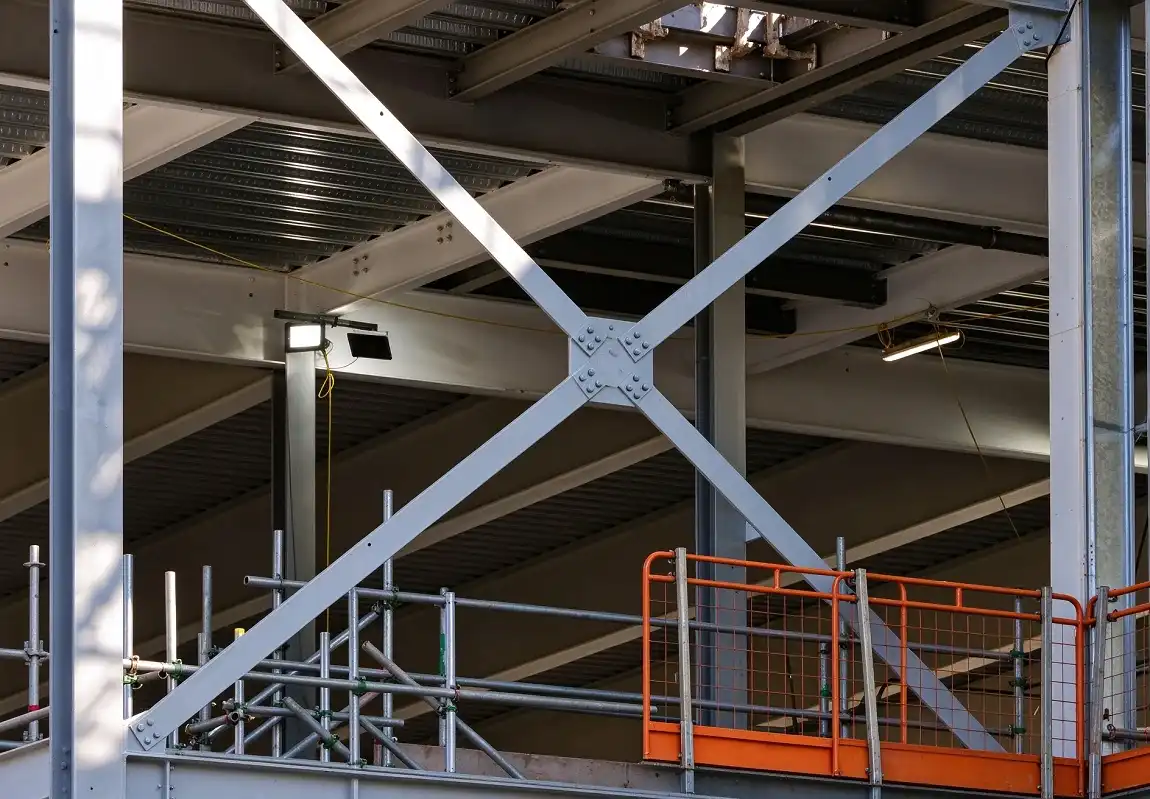 Angle steel-bracing between columns