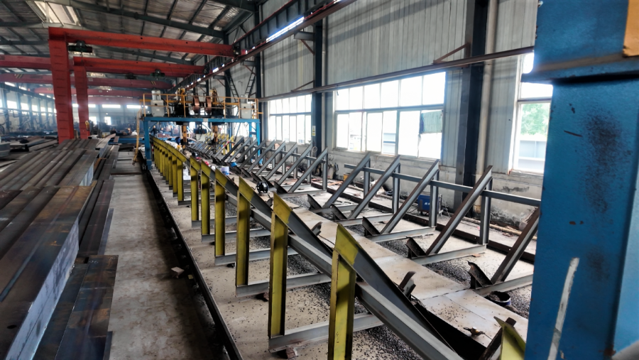 Pineau-type automatic welding machines